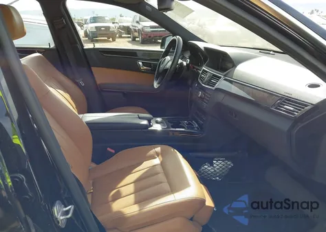 2010 Mercedes-Benz E 550 из США, поврежденный, VIN WDDHF7CB0AA020225